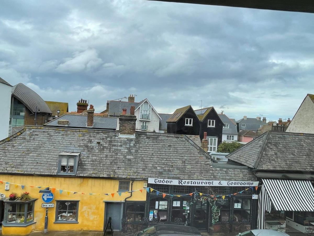 Fabulous Apartment Seconds From Beach By Whitstable-Holidays, Pudding Pan Exteriör bild